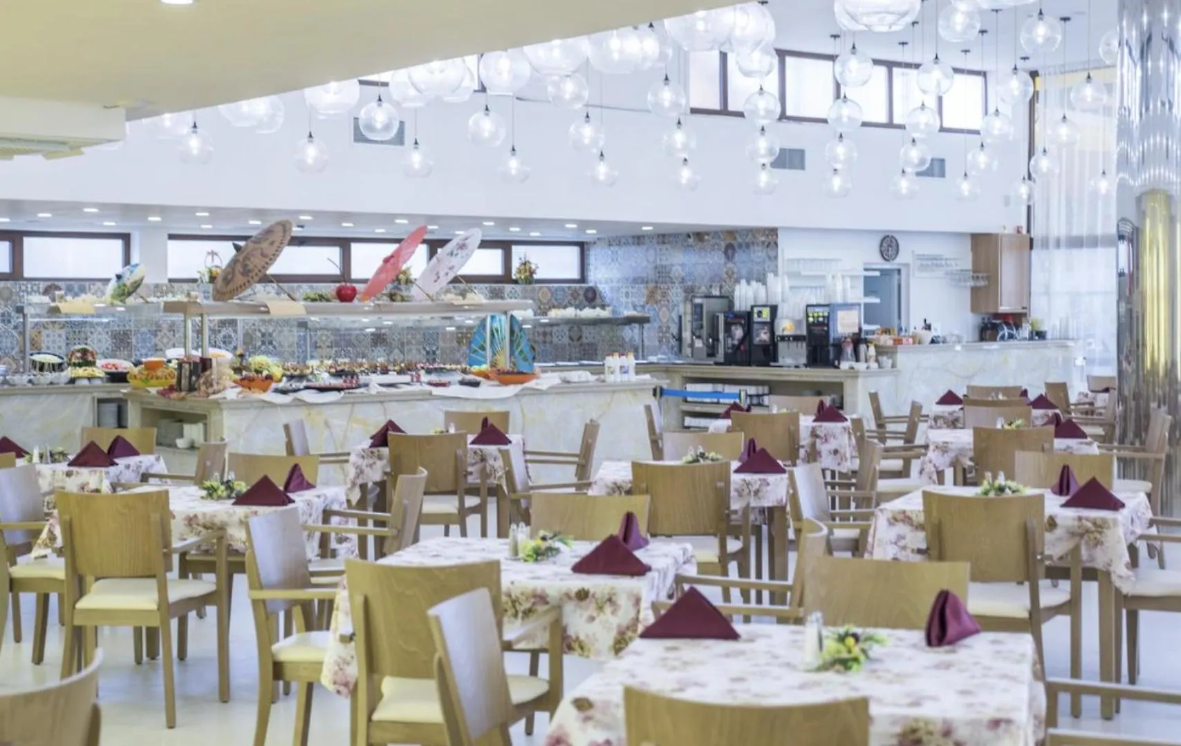 Grand Hotel Slăntjev Brjag